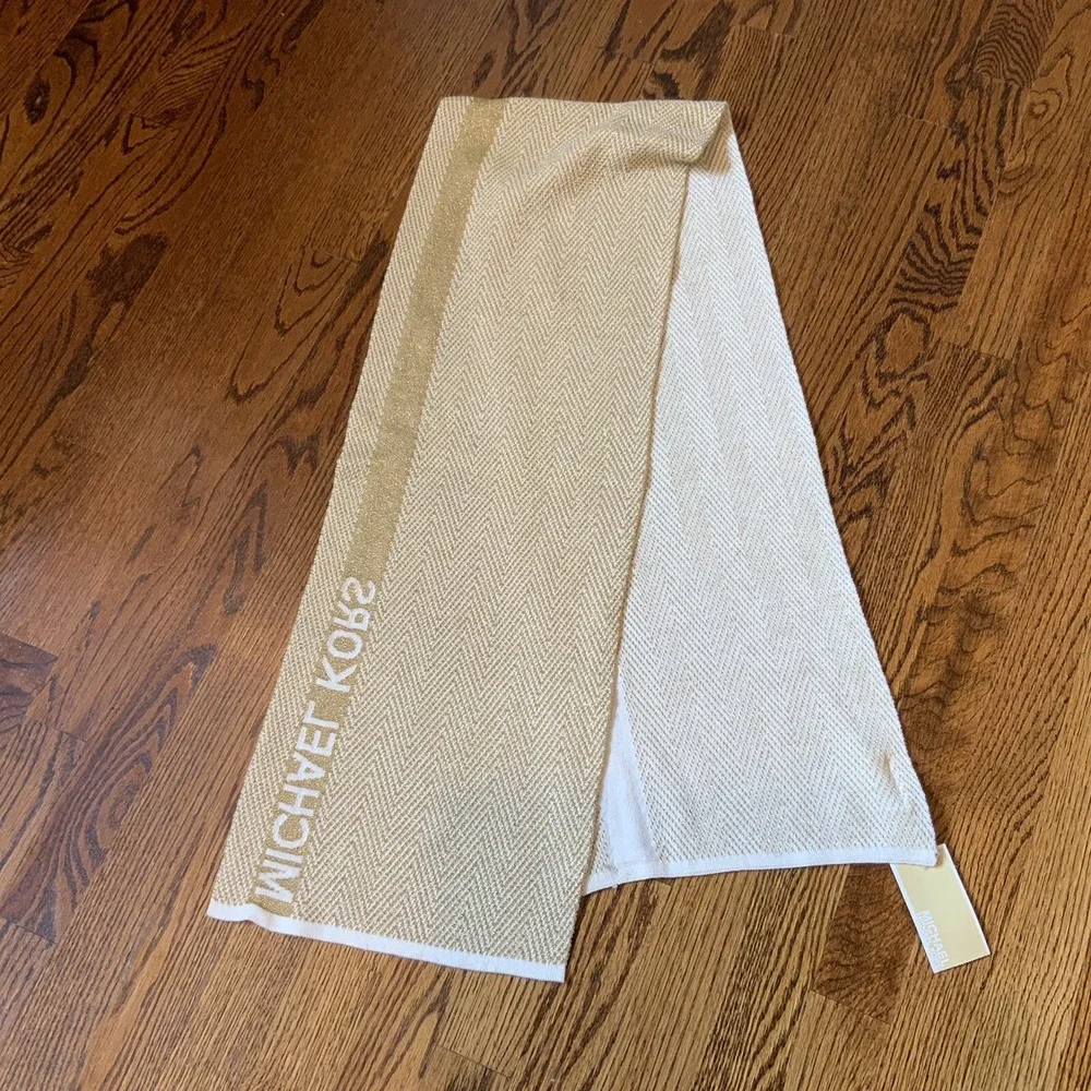 Michael Kors Scarf Women's Chevron Reversible Shawl Wrap‎ Logo Label Metallic